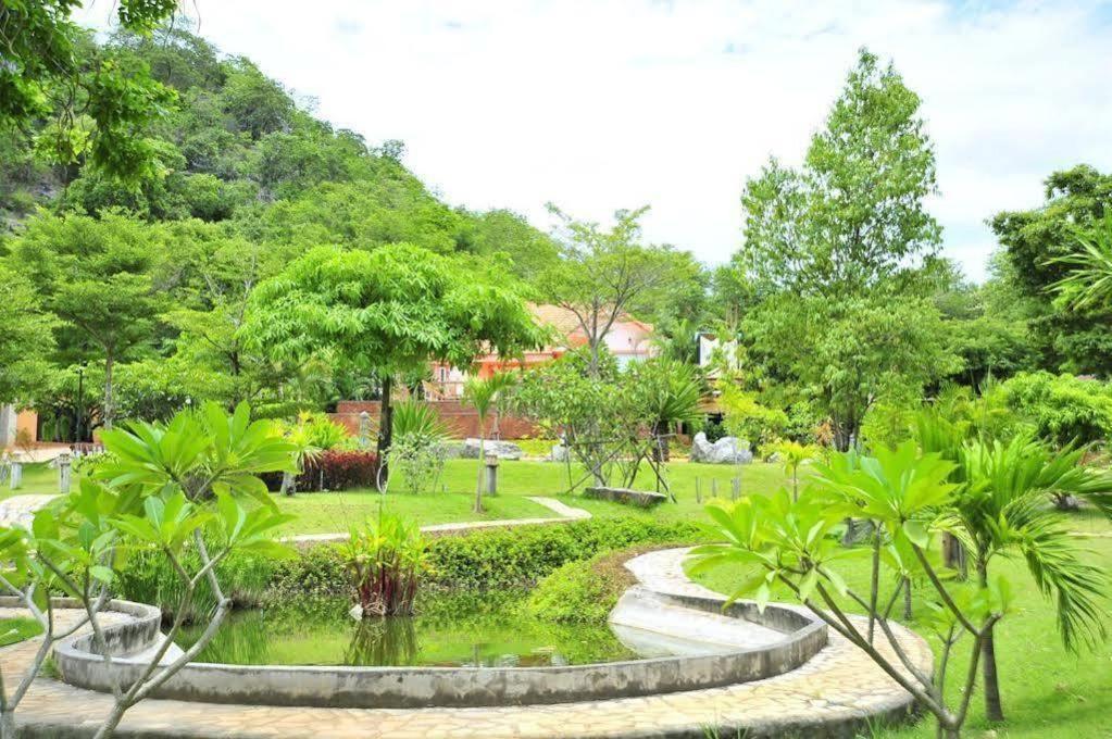 Dusit Talai Resort Mu Si Bagian luar foto
