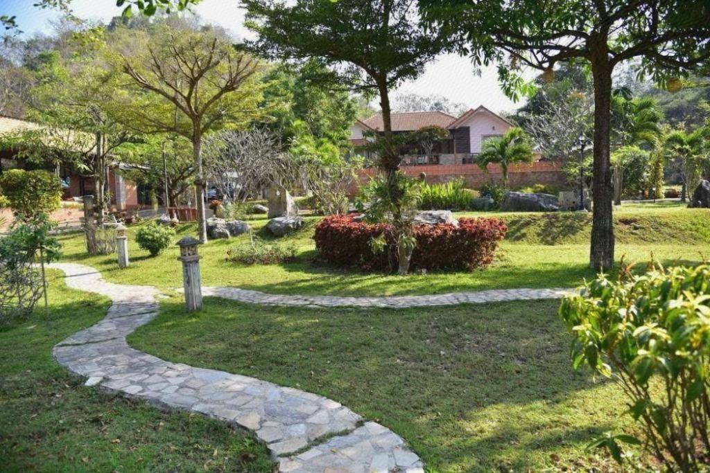 Dusit Talai Resort Mu Si Bagian luar foto