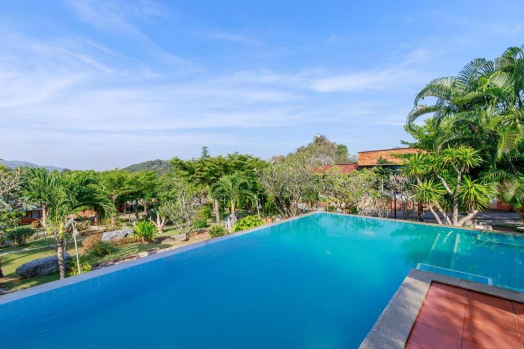 Dusit Talai Resort Mu Si Bagian luar foto