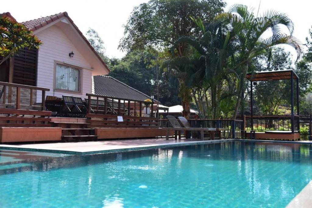 Dusit Talai Resort Mu Si Bagian luar foto