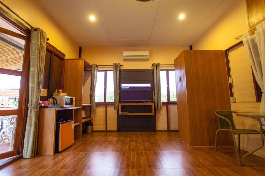 Dusit Talai Resort Mu Si Bagian luar foto