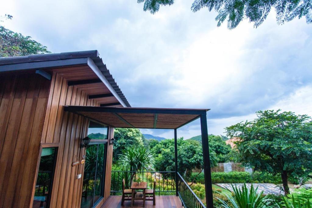 Dusit Talai Resort Mu Si Bagian luar foto