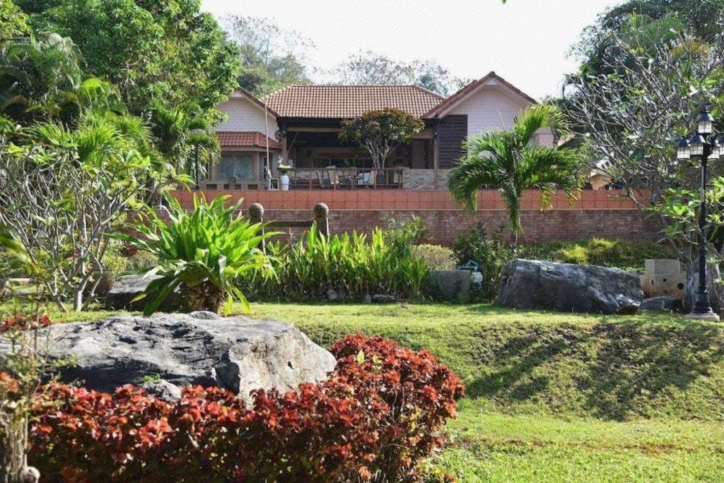 Dusit Talai Resort Mu Si Bagian luar foto