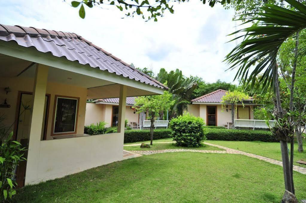 Dusit Talai Resort Mu Si Bagian luar foto